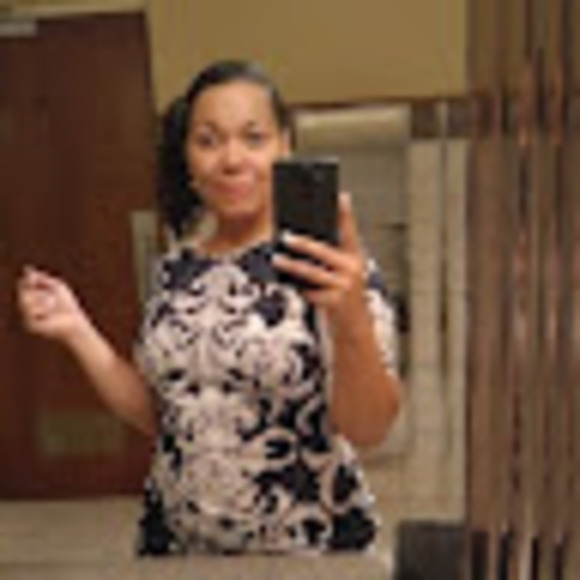 Meet your Posher, Tamra - Picture 1 of 1